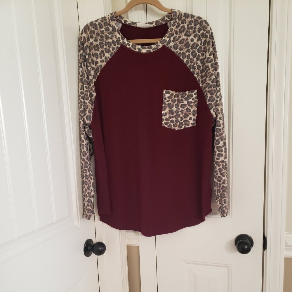 Zenana Raglan Shirt Burgandy & Leopard Trim